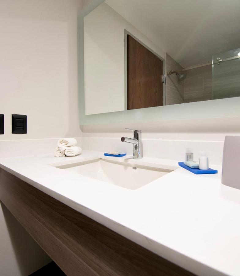 Holiday Inn Express - Guadalajara Vallarta Poniente By Ihg Сапопан Экстерьер фото