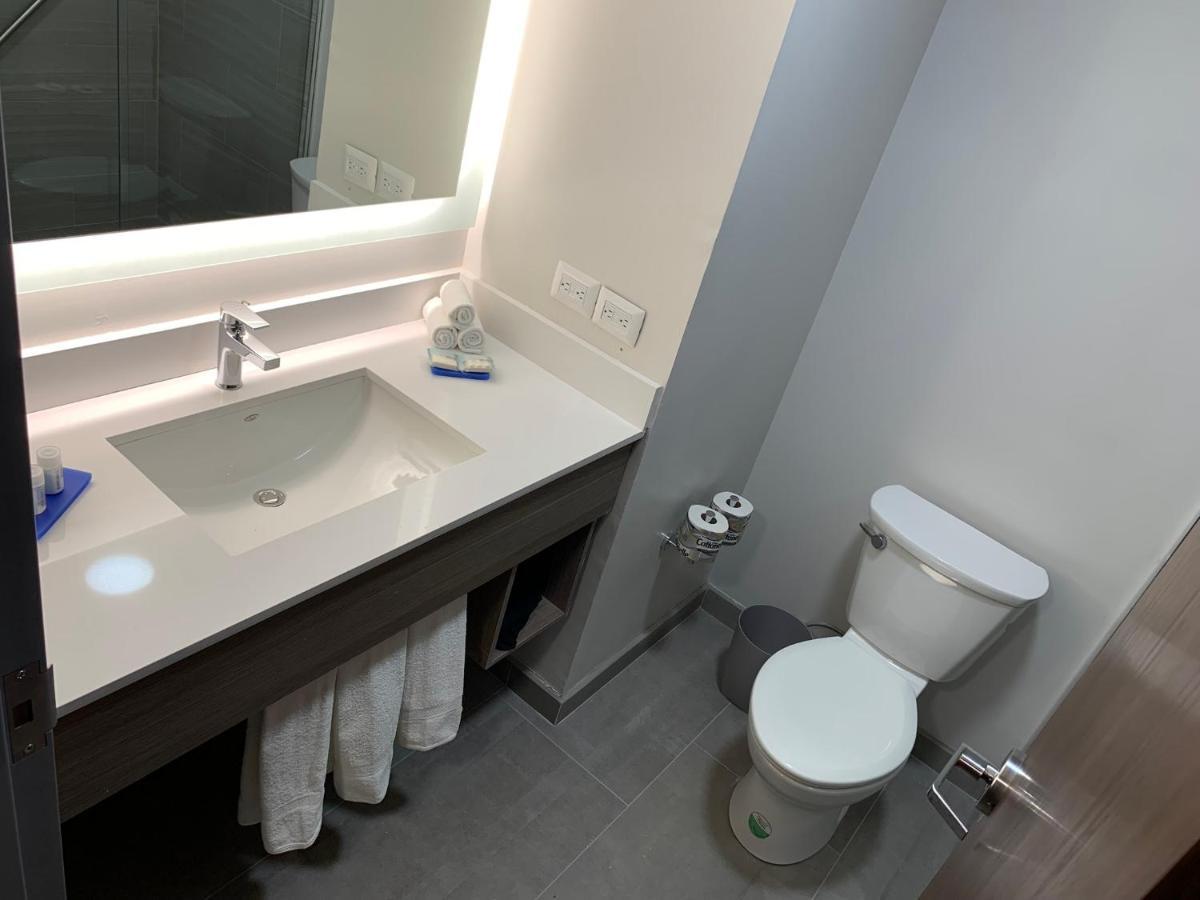 Holiday Inn Express - Guadalajara Vallarta Poniente By Ihg Сапопан Экстерьер фото
