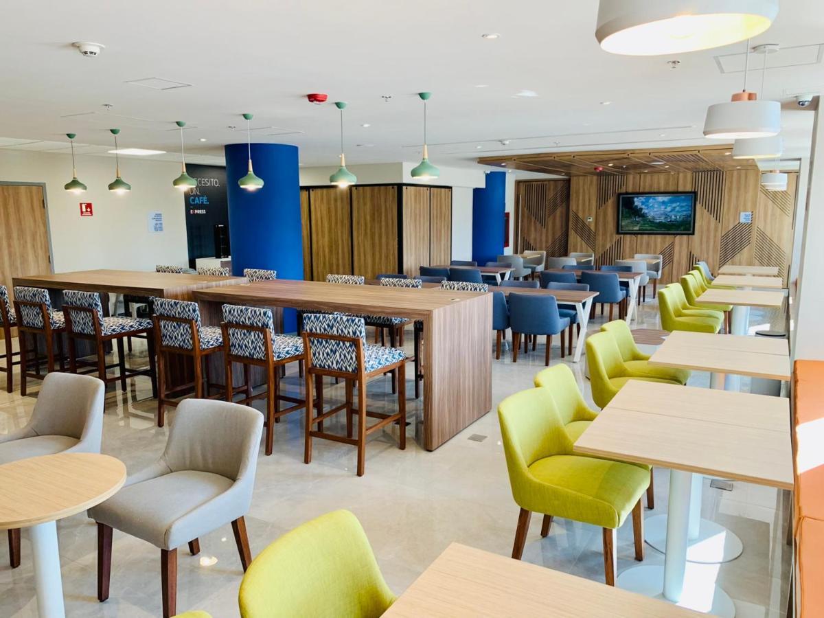 Holiday Inn Express - Guadalajara Vallarta Poniente By Ihg Сапопан Экстерьер фото